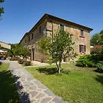 Borgo San Pietro 4*
