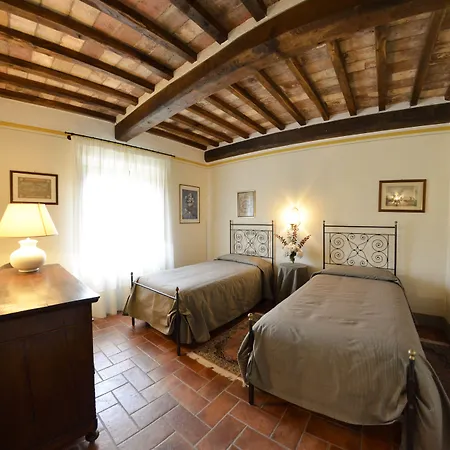 Borgo San Pietro מלון 4*