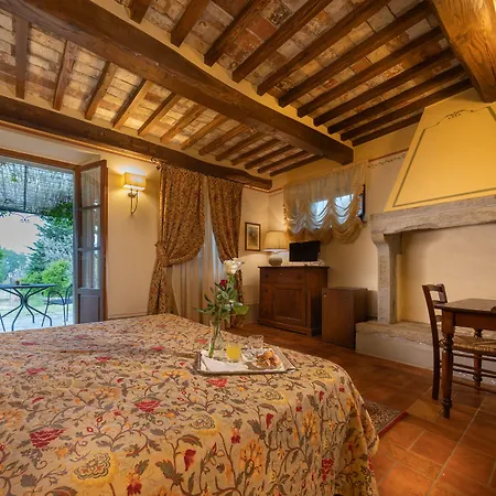 Borgo San Pietro 4*